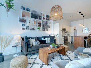 502 - 625 Queen St E
