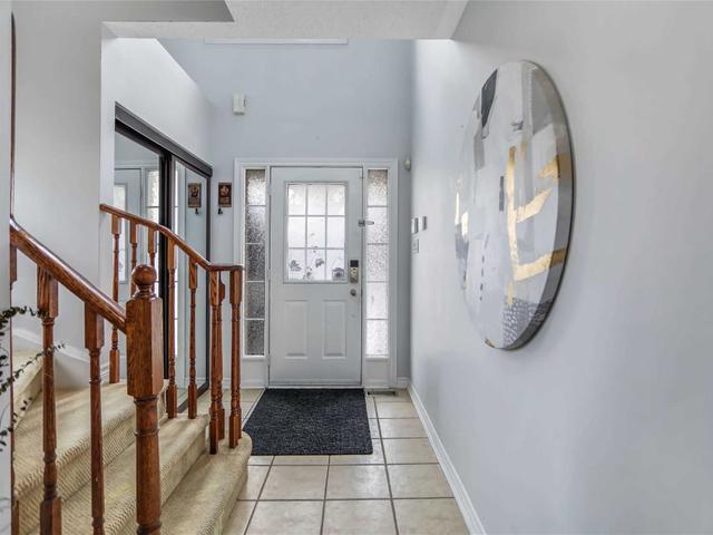 929 Bourne Cres