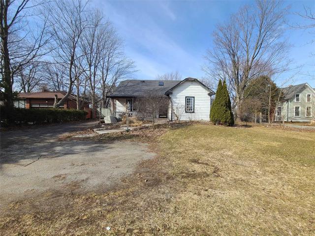 664 Sheppard Ave