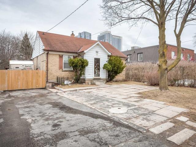 35 Lamont Ave