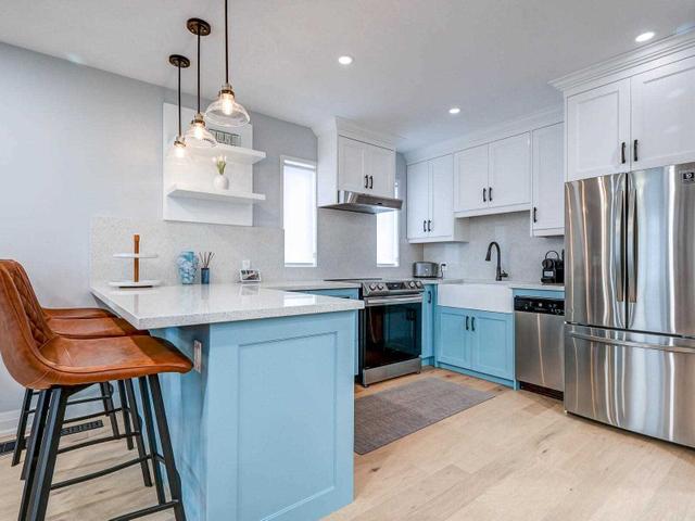 37 Sandra St W