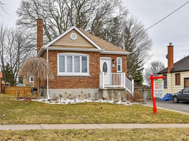 37 Sandra St W