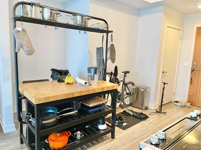 925 - 15 Baseball Pl