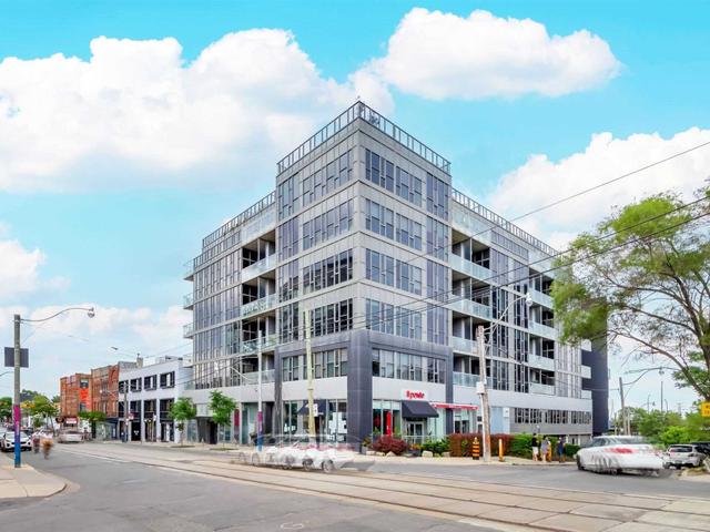 202 - 625 Queen St E