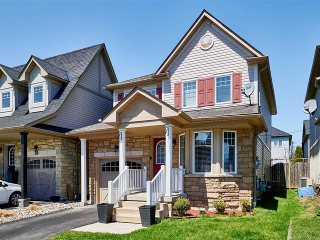 30 Donlevy Cres