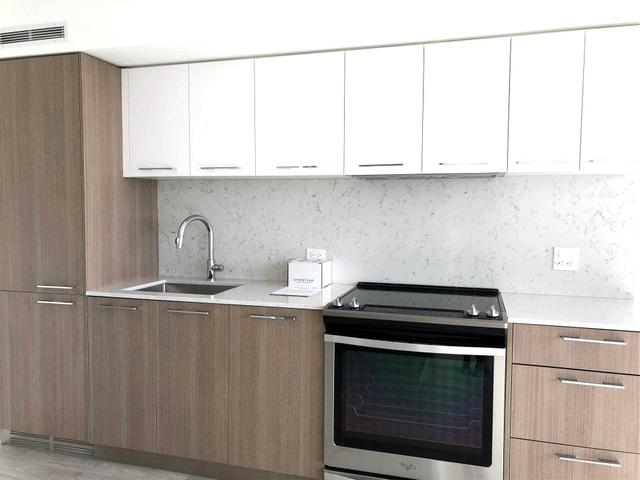 815 - 15 Baseball Pl