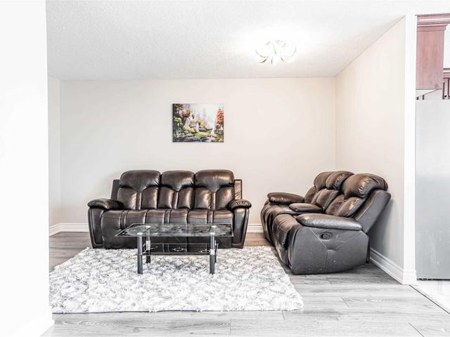 513 - 100 Wingarden Crt