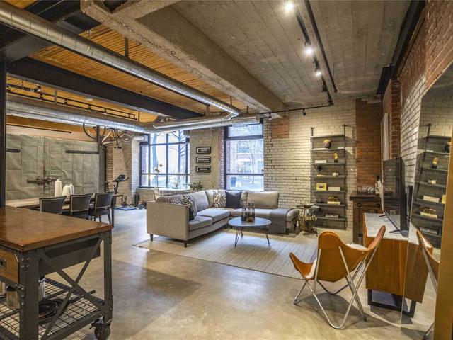 121 - 68 Broadview Ave