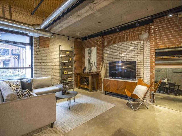 121 - 68 Broadview Ave