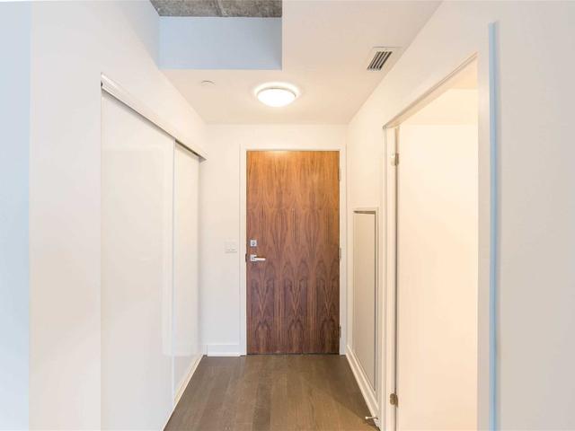 1202 - 15 Baseball Pl