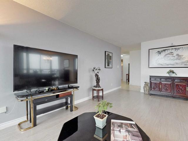 1831 - 25 Bamburgh Circ