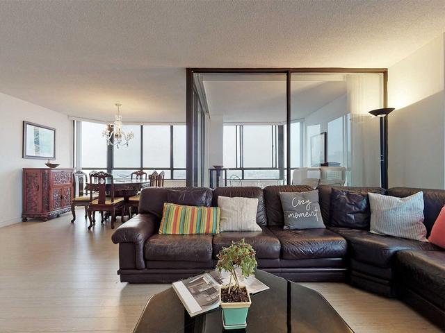 1831 - 25 Bamburgh Circ