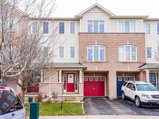 890 Bourne Cres