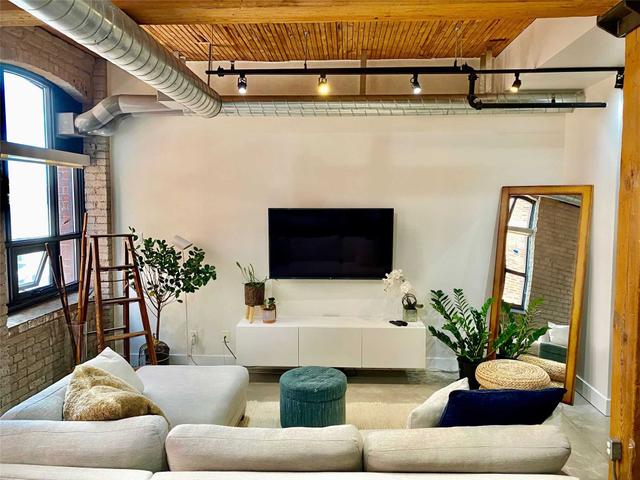 313 - 68 Broadview Ave