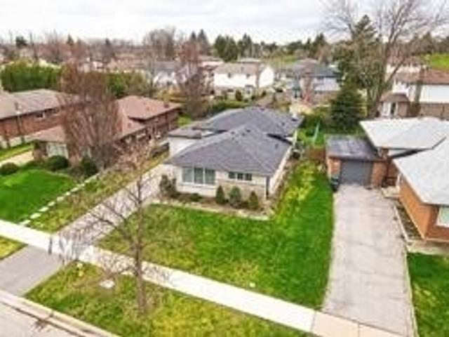 65 Erinlea Cres