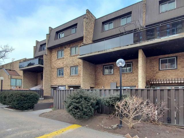 4 - 110 Ling Rd