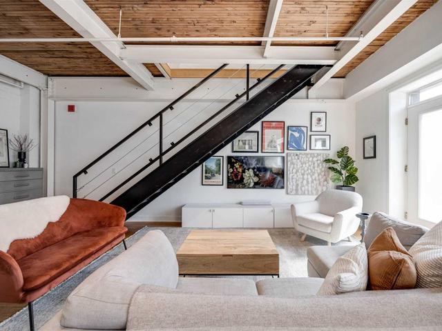 117 - 326 Carlaw Ave