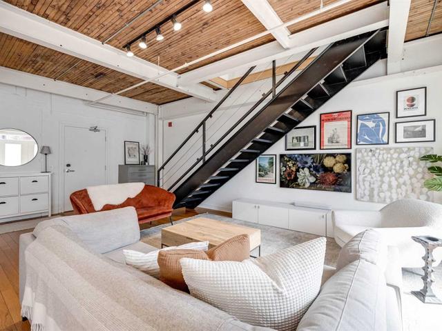 117 - 326 Carlaw Ave