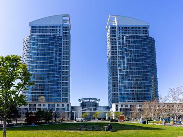 PH502 - 38 Lee Centre Dr