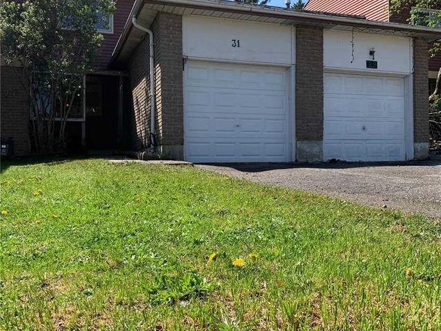 31 Bradstone Sq