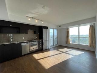 1222 - 275 Village Green Sq