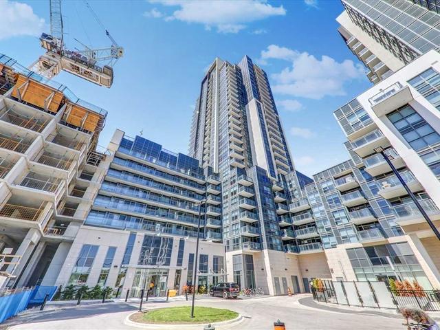 401 - 30 Meadowglen Pl