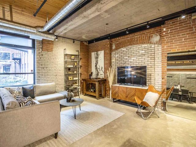 121 - 68 Broadview Ave