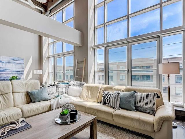 303 - 1852 Queen St E