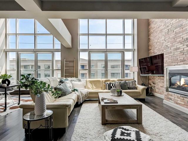 303 - 1852 Queen St E