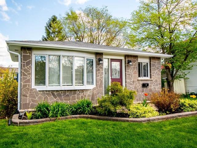 19 Agate Rd