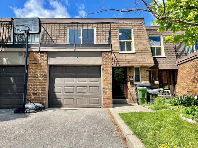 213 Huntingdale Blvd