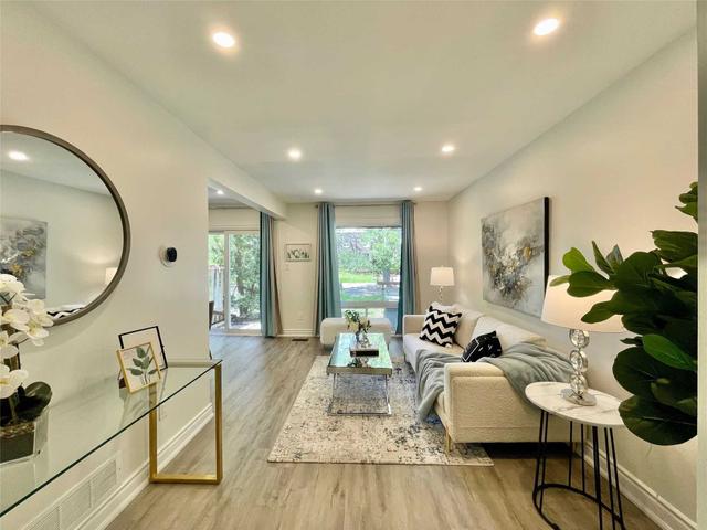 213 Huntingdale Blvd