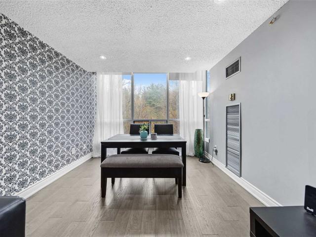 209 - 3050 Ellesmere Rd