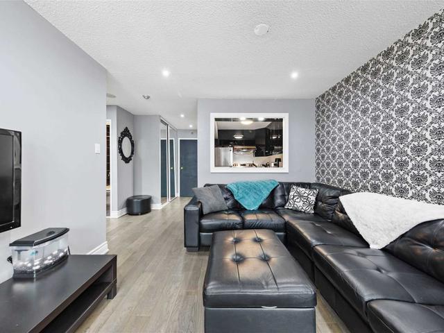 209 - 3050 Ellesmere Rd