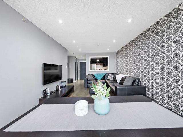 209 - 3050 Ellesmere Rd