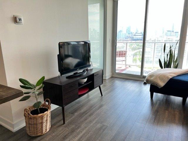 1508 - 15 Baseball Pl