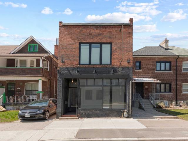 M4K 2R1 - 894 Broadview Ave