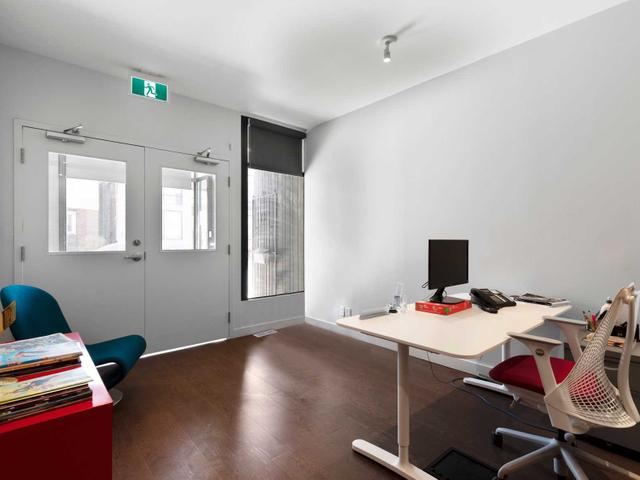 M4K 2R1 - 894 Broadview Ave