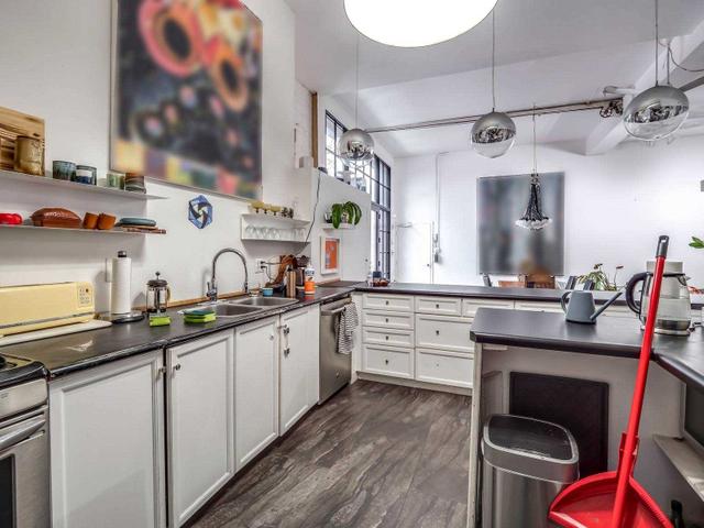 4 & 6 - 184 Munro St