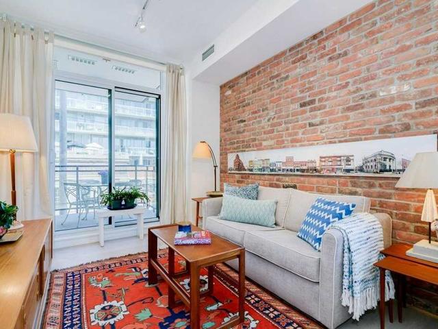 318 - 88 Colgate Ave