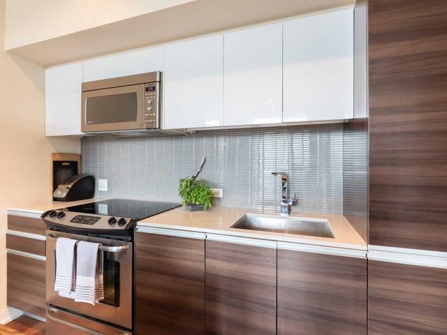 322 - 1190 Dundas St E