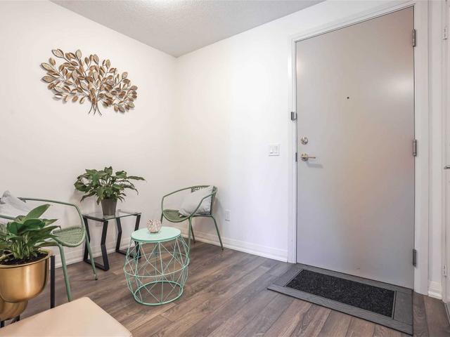 2204 - 30 Meadowglen Pl