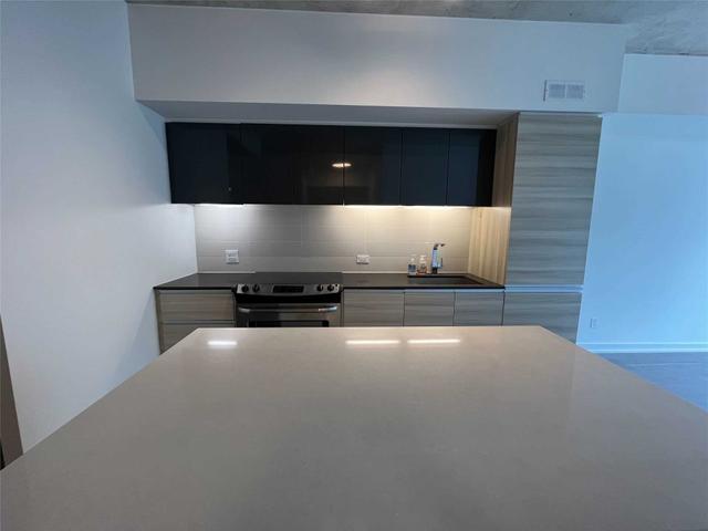 513 - 1190 Dundas St E