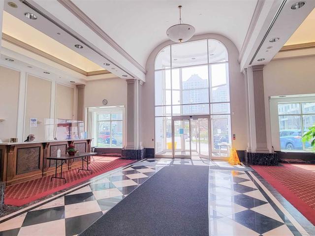 1011 - 11 Lee Centre Dr