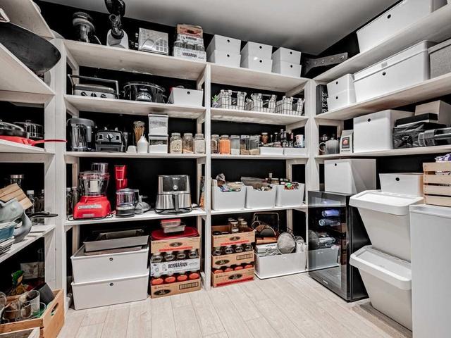 716 - 15 Baseball Pl