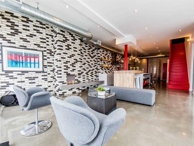 PH501 - 952 Kingston Rd