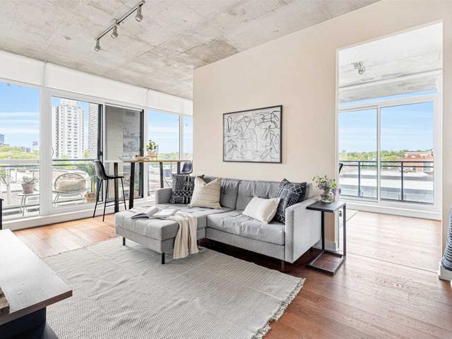 524 - 1190 Dundas St E