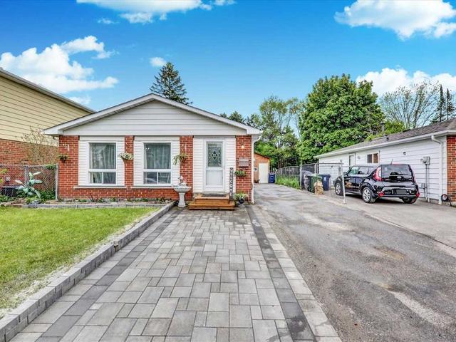 33 Gemshaw Cres