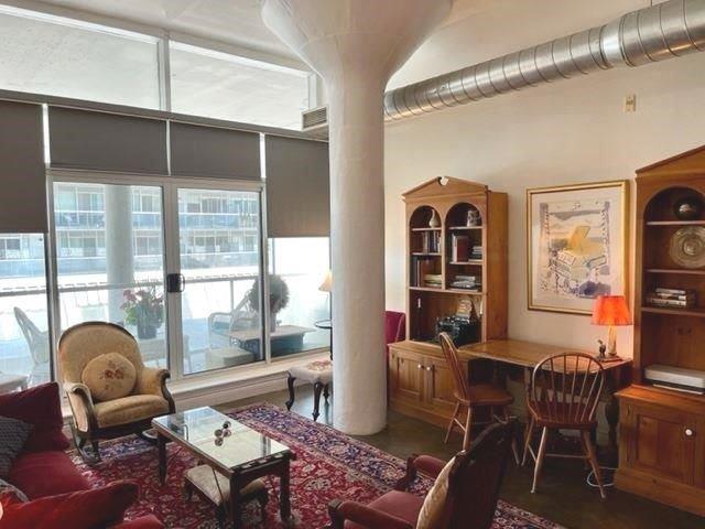 420 - 233 Carlaw Ave