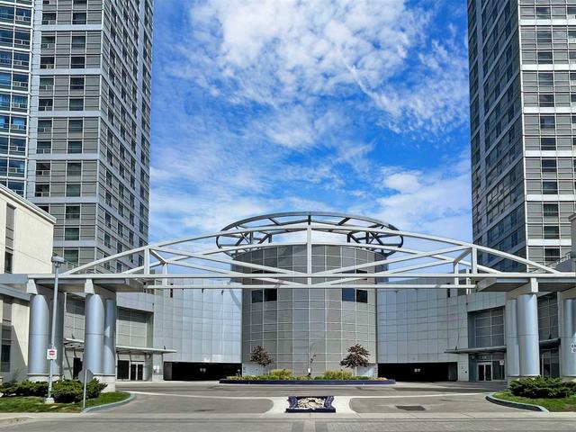 1602 - 36 Lee Centre Dr